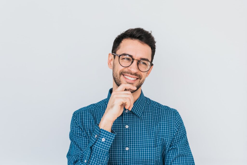 Teeth Whitening vs. Dental Veneers: Which One Is Right for You?