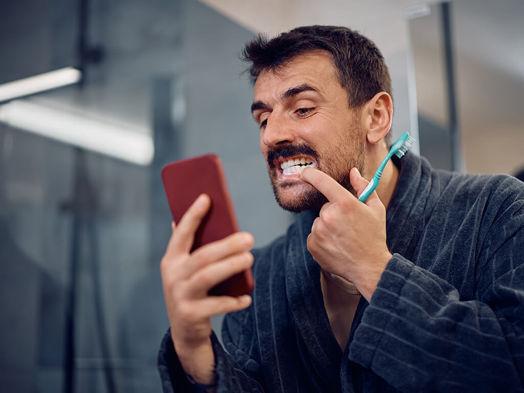 Why-Do-My-Gums-Bleed-When-I-Brush-or-Floss